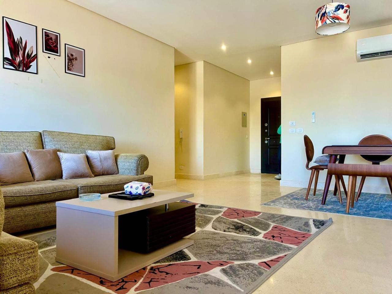 A Space Of Livivng - 90 Avenue Compound Apartment *